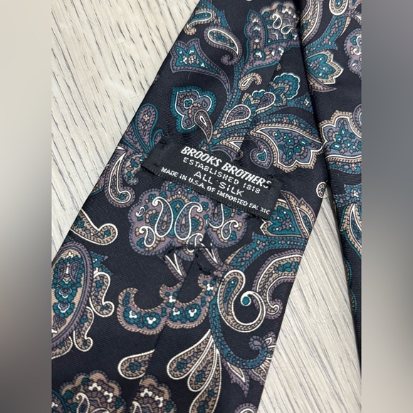 NEW VTG Brooks Brothers 100% Silk Navy Paisley Ancient Madder Tie 3.75 X 57 USA - Picture 5 of 8